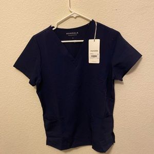 Mandala navy scrub top size small NWT